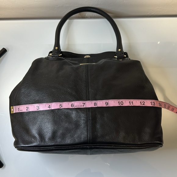 Cole Hann black soft pebbled leather tote bag - Picture 13 of 15